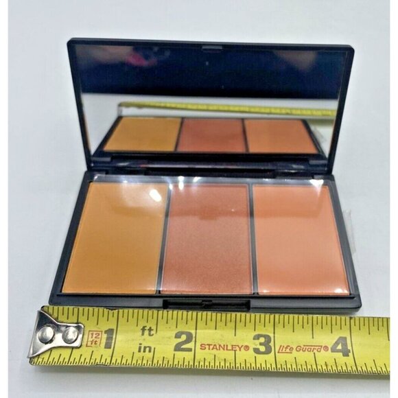 SLEEK Makeup Blush By 3 Palette Compact W Mirror NEW Take A Cheeky Peek 367 - Picture 7 of 8